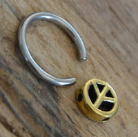 Load image into Gallery viewer, Piercing Klemmkugel Ring Brass Edelstahl Peace Zeichen
