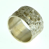 Load image into Gallery viewer, Ring 925 Sterling Silber Krater Oberfläche 14mm breit - chic - net.de
