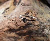 Load image into Gallery viewer, Ring Silber 925 oxidiert Kreis Streifen 1mm gebürstet - chic - net.de
