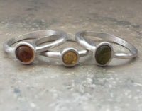 Load image into Gallery viewer, Set drei Silberringe matt grün braun gelb Zirkonia - chic - net.de
