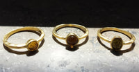 Load image into Gallery viewer, Set drei Silberringe matt vergoldet gehämmert Zirkonia - chic - net.de
