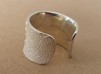 Load image into Gallery viewer, Silberring hell oxidiert offen Spirale eckig 925er Sterling Silber Damen Silberschmuck Ringe - chic - net.de
