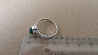 Load image into Gallery viewer, Silberring Onyx grün 7 mm oval Stein Rand 925er Sterling Silber Ringe Schmuck - chic - net.de
