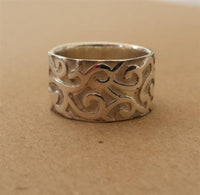 Load image into Gallery viewer, Silberring Spiraldesign glänzend hell oxidiert Ringe 925er Sterling Silber Damen Designer Schmuck - chic - net.de
