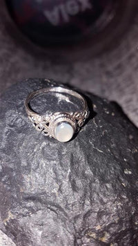 Cargar imagen en el visor de la galería, Silberringe Chalzedon Seile Spiralbögen Kreise oval 925 - chic - net.de
