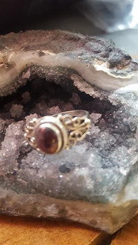 Cargar imagen en el visor de la galería, Silberringe Granat Seile Spiralbögen Kreise oval 925 - chic - net.de
