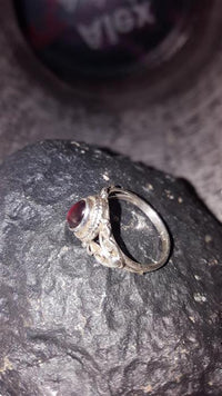 Cargar imagen en el visor de la galería, Silberringe Rubin Seile Spiralbögen Kreise oval 925 - chic - net.de
