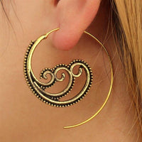 Load image into Gallery viewer, Spiralen Ohrringe Brass Punkte drei Spiralen antik golden Tribal Piercing - chic - net.de

