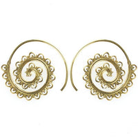 Load image into Gallery viewer, Spiralen Ohrringe Dreiecke Bögen Kerbe Messing Brass antik golden nickelfrei Piercing Tribal Schmuck - chic - net.de

