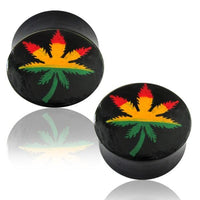 Load image into Gallery viewer, Holz Plug Hanf Blatt grün gelb rot Tunnel Unisex Ohrschmuck Teakholz
