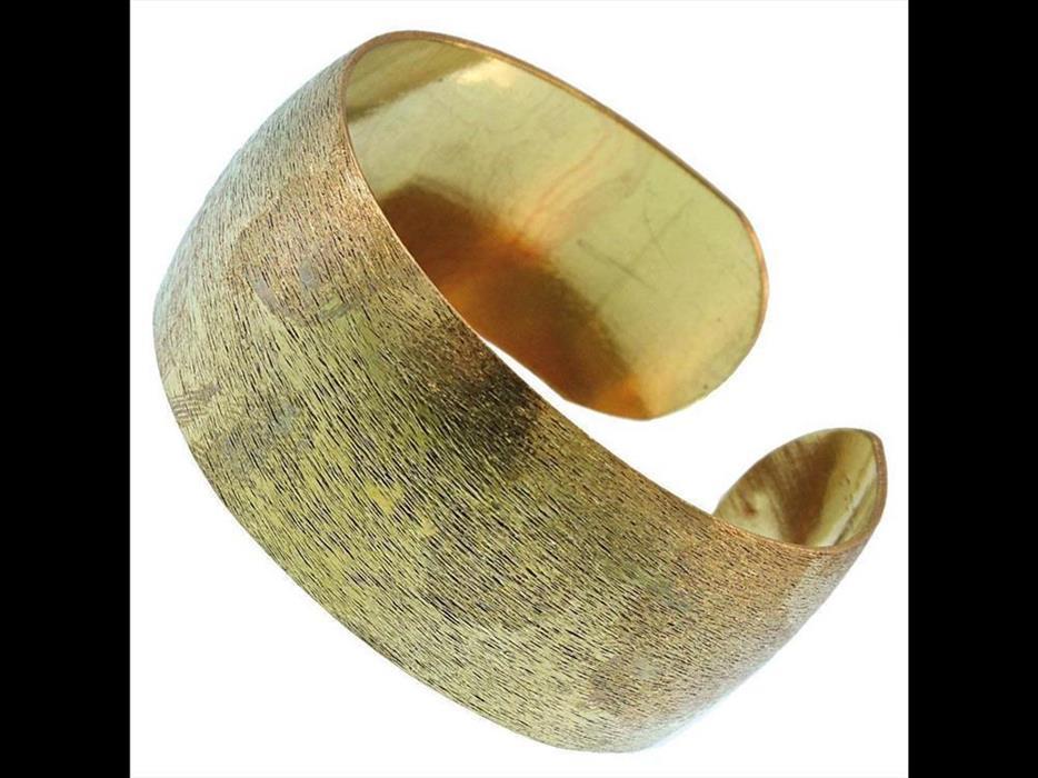 Messing Tribal Armreif golden schraffiert breit gewölbt 25 mm nickelfrei verstellbar antik Brass