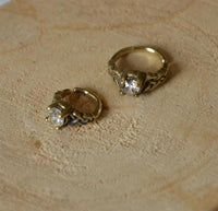 Load image into Gallery viewer, Universal Piercing Ring Brass Knoten celtic weiß Kristall - chic - net.de
