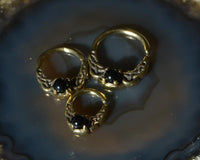 Load image into Gallery viewer, Universal Piercing Ring Brass Onyx Stein Knoten celtic - chic - net.de
