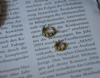 Load image into Gallery viewer, Universal Piercing Ring Messing gold Krone - chic - net.de
