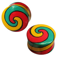 Cargar imagen en el visor de la galería, Two glossy Holz Plug bemalt Spirale grün rot gelb Tribal Tunnel Unisex Ohrschmuck Teakholz Ohrstecker, each with a red, green, and yellow spiral outlined in black, are displayed at different angles on a white background.
