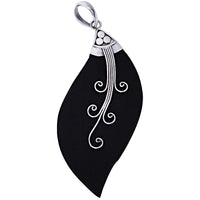 Load image into Gallery viewer, Blattförmiger Lava- Anhänger, ca. 4,0 cm Lang
