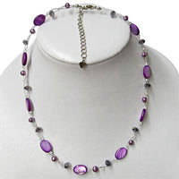 Load image into Gallery viewer, Halskette Glitzer Perlen Perlmutt Scheiben oval lila
