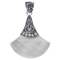 Load image into Gallery viewer, Perlmutt-Anhänger, besonderer Damenanhänger aus 925er Sterlingsilber und Perlmutt, mit Silberverzierung, ca. 23 x31 mm
