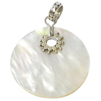 Cargar imagen en el visor de la galería, Perlmutt-Anhänger, kreisrunder Damenanhänger aus 925er Sterlingsilber mit Perlmutt und Loch mit Silberverzierung, ca. 35mm Ø
