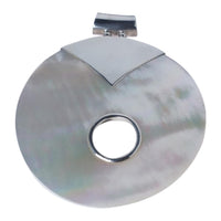 Load image into Gallery viewer, Perlmutt-Anhänger, kreisrunder Damenanhänger aus 925er Sterlingsilber und Perlmutt, ca. 51 mm Ø
