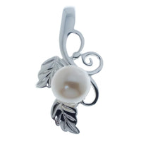 Load image into Gallery viewer, Perlenanhänger, blütenzweigförmiger Silberanhänger aus 925 Sterling Silber mit einer Zuchtperle
