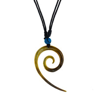 Cargar imagen en el visor de la galería, Halskette Perlmutt verstellbar Baumwolle Muschel Kette handgeschnitzt Türkis Stein Tomoe
