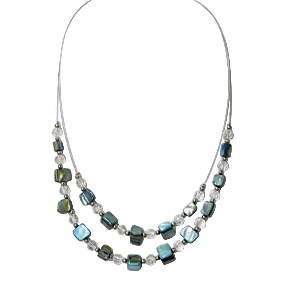 Perlenkette, Damenkette aus Glasperlen und blau-grüngefärbten Perlmuttmuscheln.