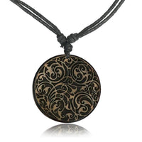 Load image into Gallery viewer, Halskette Holz verstellbar Anhänger rund Ranken
