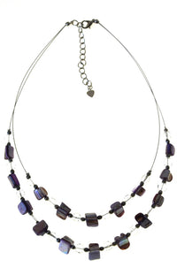 Load image into Gallery viewer, lila Halskette zweireihig mit Glasperlen Perlmutt Splitter
