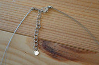 Load image into Gallery viewer, lila Halskette zweireihig mit Glasperlen Perlmutt Splitter
