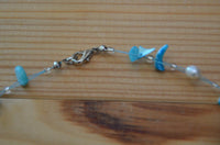 Cargar imagen en el visor de la galería, Halskette Perlmutt Splitter türkis Perlen weiß 42 cm
