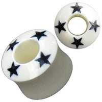 Load image into Gallery viewer, Tribal Tunnel Bone weiß schwarz Sterne handgeschnitzt Organic Expander Plug Piercing Ohrstecker
