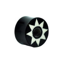 Load image into Gallery viewer, The Horn Tunnel schwarz Bone Inlay Stern weiß is a hand-carved black tribal buffalo horn plug with a white star inlay, designed as body jewelry for stretched piercings.
