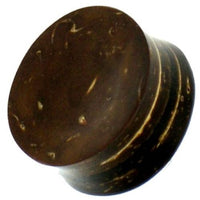 Cargar imagen en el visor de la galería, Kokonussholz dunkelbraun Holzplug hell gemasert handgeschnitzt Tribal Holz Plug Tunnel Expander
