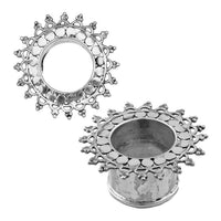 Load image into Gallery viewer, Two round Silbertunnel Kreise Bögen Rand 925 Sterling Silber Tunnel Plug Organic Expander Ohrschmuck pieces with decorative edges and a central hole are shown from top and side angles on a white background.
