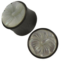 Cargar imagen en el visor de la galería, Plug Horn Perlmutt Hibiskus Blüte weiß double flared
