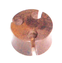 Load image into Gallery viewer, Tribal Holz Plug rund drei Löcher Tunnel handgeschnitzt Sonoholz Teakholz Expander Unisex
