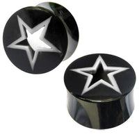 Load image into Gallery viewer, Tribal Buffalo Horn Plug schwarz mit weißem Sternmuster, handgeschnitzt aus Büffelhorn
