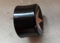 Load image into Gallery viewer, Horn Plug Stern Inlay metallic rosegold schwarz Expander Handarbeit Flesh Tunnel
