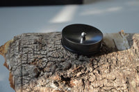 Load image into Gallery viewer, Holz Plug konkav Eisenholz Punktestruktur schwarz
