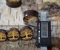 Cargar imagen en el visor de la galería, Holz Plug Baum des Lebens Yggdrasil gold double flared
