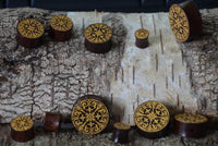 Load image into Gallery viewer, Holz Plug Gothic Kreuz gold double flared
