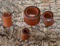 Cargar imagen en el visor de la galería, Holz Tunnel Sawoholz Inlay Tamarind Holz braun schwarz Plug
