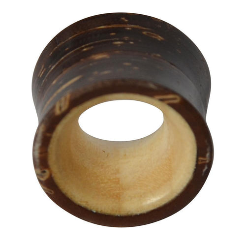 The Holz Flesh Tunnel Kokosnussholz dunkel Krokodilholz hell is a cylindrical ear plug with a flared edge, featuring a dark brown exterior and light tan interior, displayed against a white background.