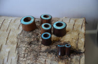 Load image into Gallery viewer, Holz Tunnel Sonoholz Crushed Türkis Stein Inlay Rim
