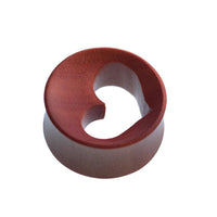 Load image into Gallery viewer, Holz Tunnel rotbraun Herz ausgestanzt konkav double flared
