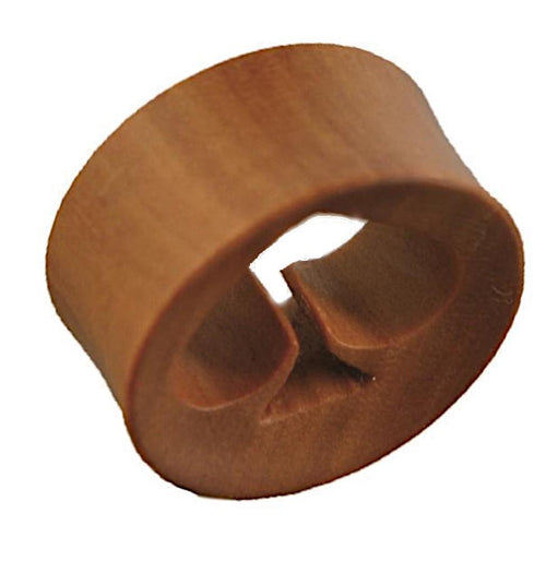 The "Holz Tunnel rotbraun Pik ausgestanzt konkav double flared" is a brown, cylindrical, double flared wooden plug featuring a heart-shaped cutout, shown on a white background.