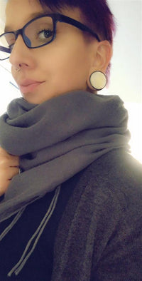 Cargar imagen en el visor de la galería, Holz Plug Perlmutt Inlay Gravur Blume des Lebens ribbed
