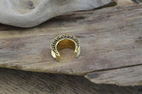 Load image into Gallery viewer, Saddle Plug Messing antik gold Sichel Bögen Tunnel
