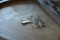 Load image into Gallery viewer, Ohrstecker 925 Sterling Silber Ginkgo Blatt 18mm
